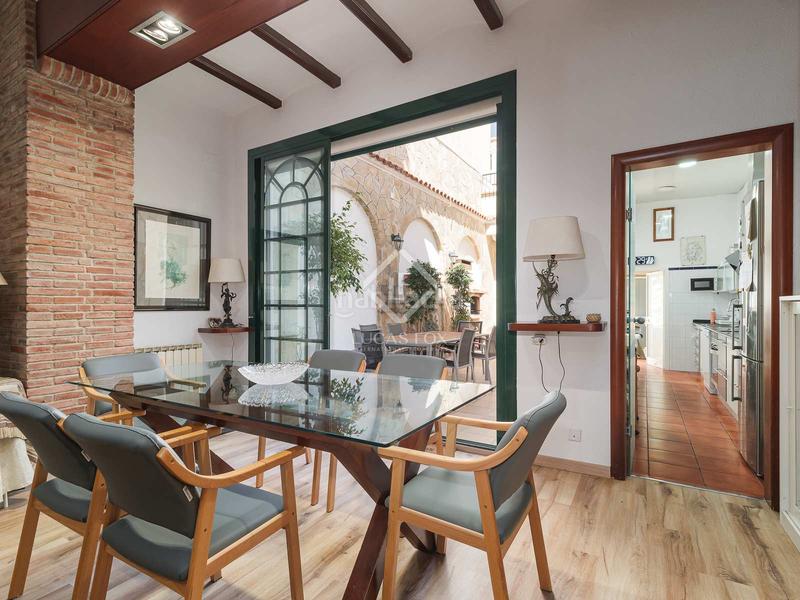 Foto 790bb476-bdda-4142-aa9f-c61f31ac5539. Chalet magnífica villa en primera línea de mar en venta en el masnou, barcelona en Masnou (El)