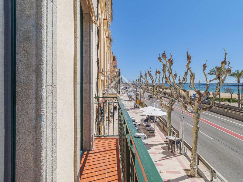 Foto a9d372f7-ad1f-49cf-aa0c-80106ecc4ba4. Chalet magnífica villa en primera línea de mar en venta en el masnou, barcelona en Masnou (El)