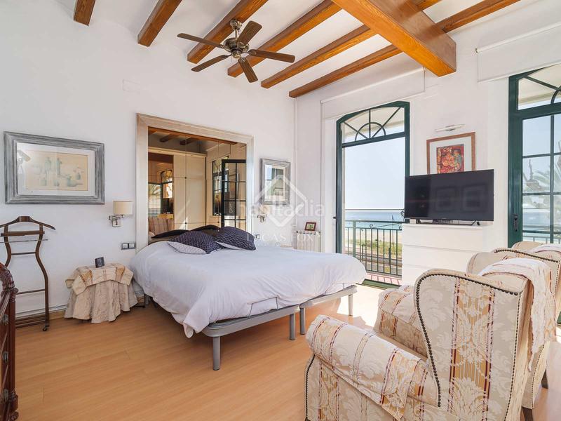 Foto b1ec4953-d609-4935-b3eb-94c4ae68e1ab. Chalet magnífica villa en primera línea de mar en venta en el masnou, barcelona en Masnou (El)