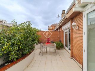 Ático en Barri de les Corts. En venta ático dúplex en les corts barcelona, con cuatro dormito