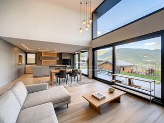 Chalet in L´Aldosa-Anyós. Villa en excelentes condiciones de 4 dormitorios en venta en la