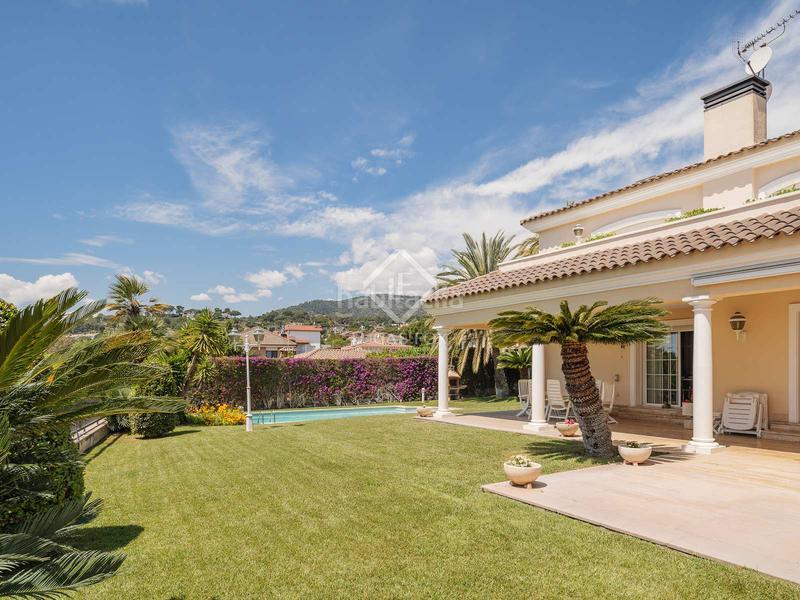 Foto 810dcaae-921e-4d60-b5a4-270ab1750301. Xalet amb calefacció aparcament piscina a Vilassar de Dalt