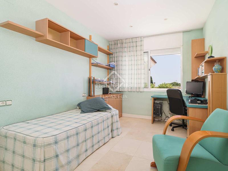 Foto b3cbe22b-3946-43c1-aede-cf789c43d994. Xalet amb calefacció aparcament piscina a Vilassar de Dalt