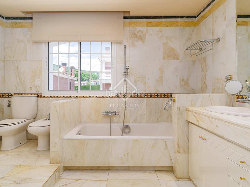 Foto dbbed836-e14d-40b4-ab44-7385b8a647bf. Xalet amb calefacció aparcament piscina a Vilassar de Dalt