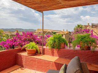 Masia a Pals. Casa rural en excelentes condiciones de 4 dormitorios con jardín