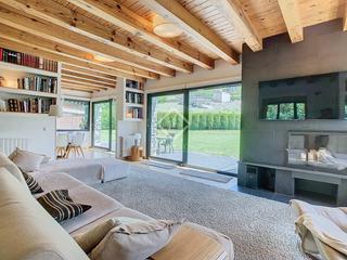Chalet à Coll d´Ordino. Villa en excelentes condiciones de 4 dormitorios con 360 m de ja