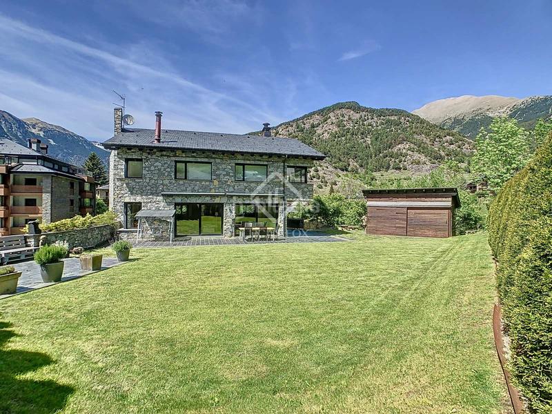 Foto f3e88527-8d03-4f16-a606-ba08ca094c24. Chalet villa en excelentes condiciones de 4 dormitorios con 360 m de jardín en venta en Ordino