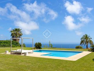 Chalet à Supermaresme. Excelente villa con impresionantes vistas en venta en sant vicen
