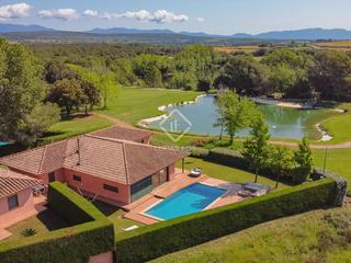 Xalet a Navata. Casa  villa de 6 dormitorios en venta en alt empordà, girona