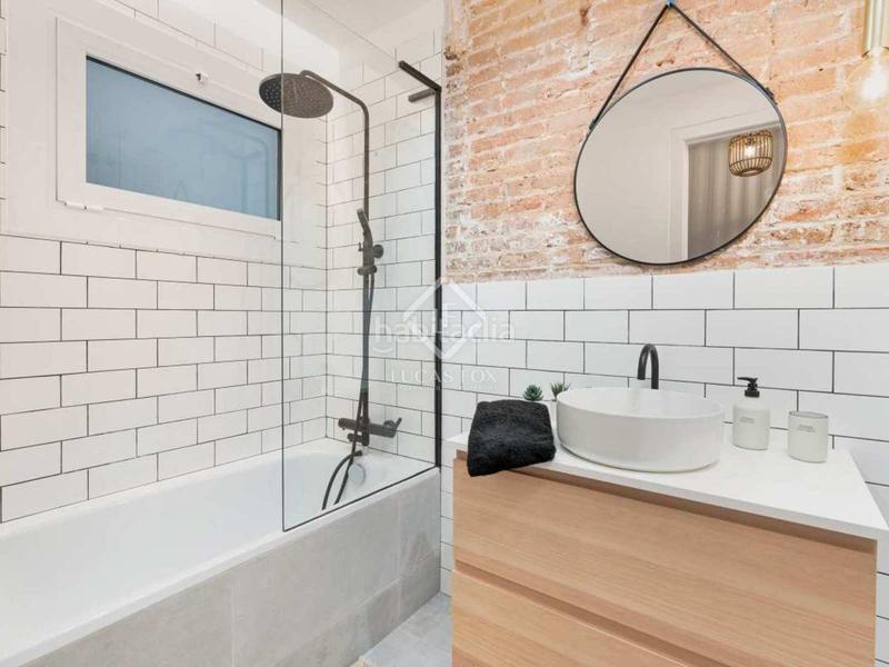Foto c2f037f7-9678-4d66-94a1-b7569237c89b. Piso  en excelentes condiciones de 4 dormitorios en venta en eixample derecho en Barcelona