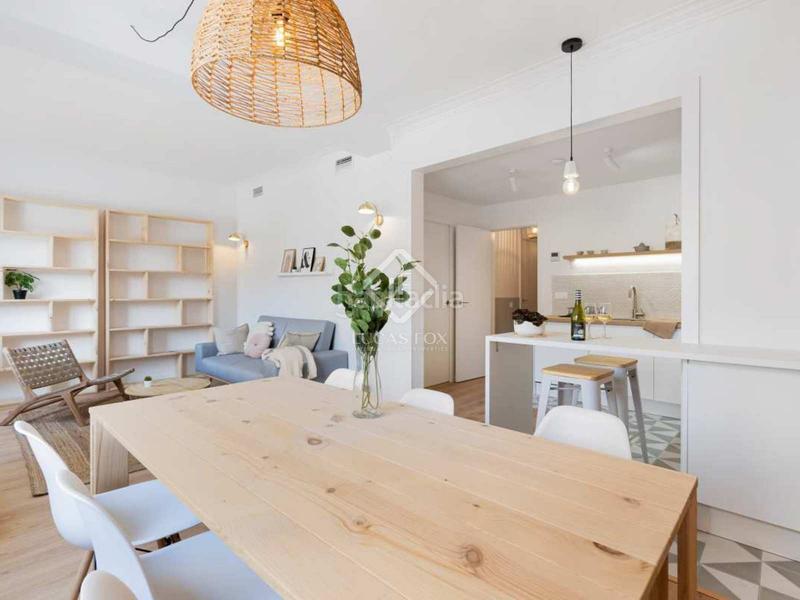 Foto de0146b0-8300-4a26-9ea7-dfc699c723d0. Piso  en excelentes condiciones de 4 dormitorios en venta en eixample derecho en Barcelona