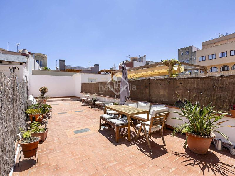 Foto 030cc6d8-c5fd-4c51-9472-fe9a82798e04. Piso  en excelentes condiciones de 2 dormitorios con 66m terraza en venta en gràcia en Barcelona