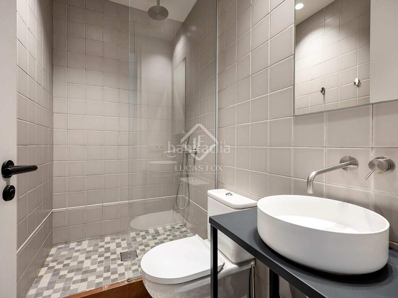Foto 3ed770c8-3d8b-4794-a020-bdee0879246a. Piso  en excelentes condiciones de 2 dormitorios con 66m terraza en venta en gràcia en Barcelona
