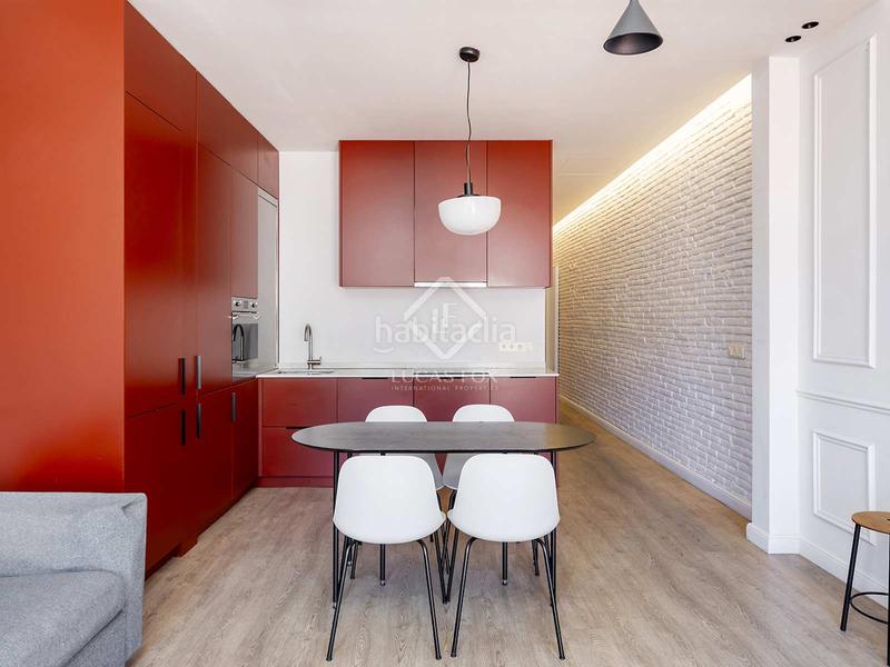 Foto 877e872b-f115-4160-adf6-c18aa3d92202. Piso  en excelentes condiciones de 2 dormitorios con 66m terraza en venta en gràcia en Barcelona