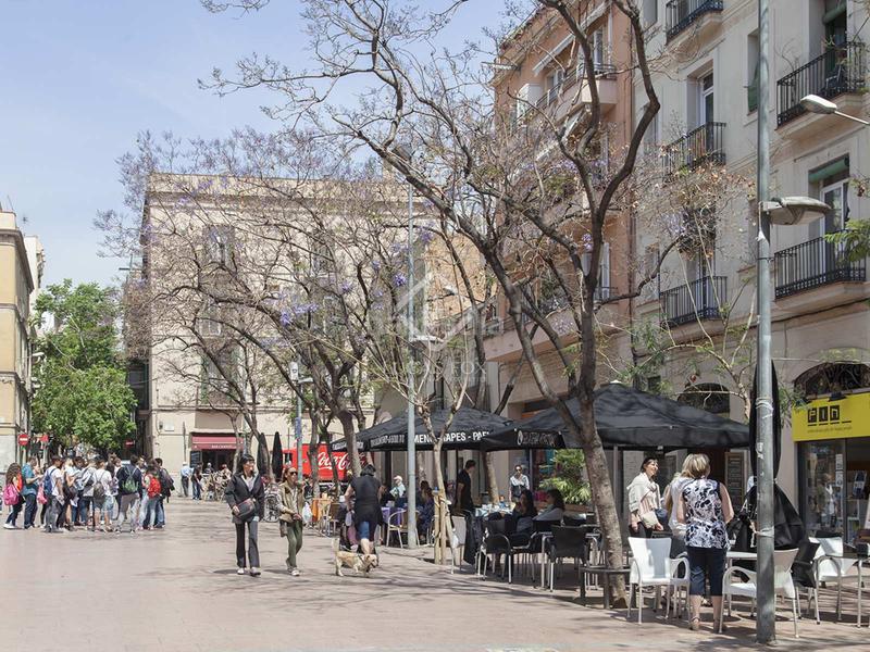 Foto b2d3406c-c800-4d9c-8898-9ca6f8b017d3. Piso  en excelentes condiciones de 2 dormitorios con 66m terraza en venta en gràcia en Barcelona