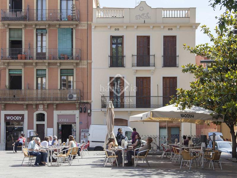 Foto d5fe4cda-0295-4666-92b9-b4c129c26297. Piso  en excelentes condiciones de 2 dormitorios con 66m terraza en venta en gràcia en Barcelona