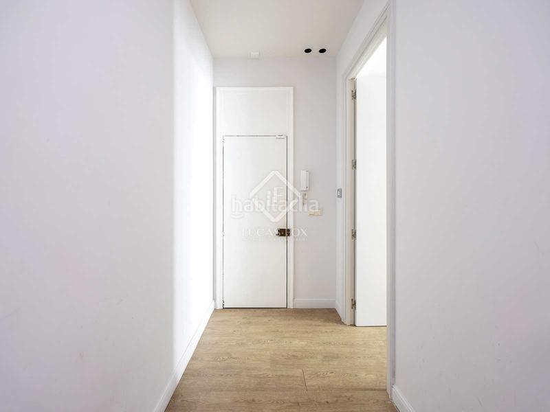 Foto f245ce86-1624-457c-97f6-4adf6f9c5fa2. Piso  en excelentes condiciones de 2 dormitorios con 66m terraza en venta en gràcia en Barcelona
