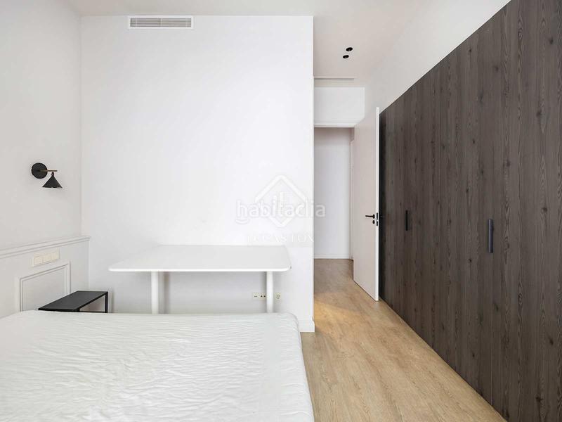 Foto f5658ff9-4f98-4333-bb1a-3906283ed9b5. Piso  en excelentes condiciones de 2 dormitorios con 66m terraza en venta en gràcia en Barcelona