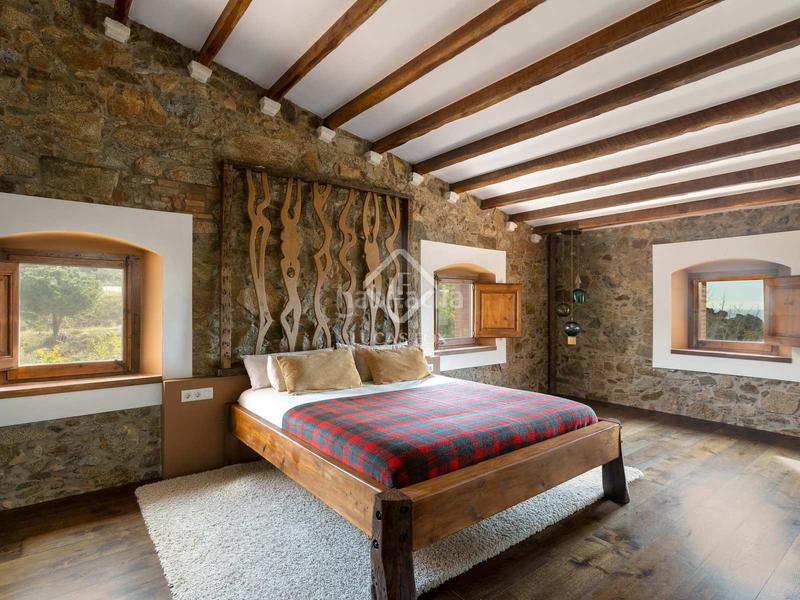 Foto 076c4efe-3f56-40e3-b2f8-849e915e9c4f. Masía casa histórica en excelentes condiciones de 8 dormitorios en venta , barcelona en Alella