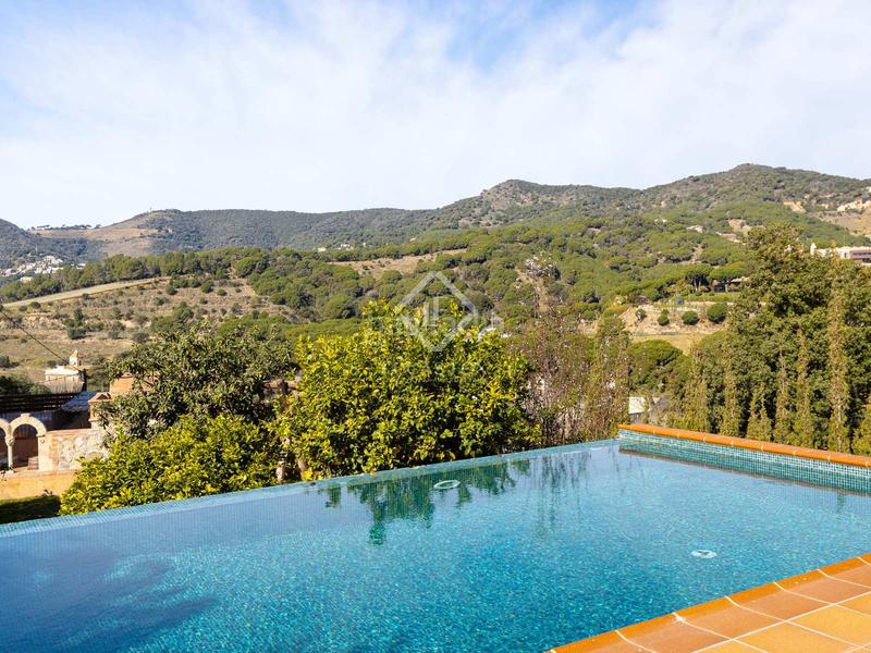 Foto 519b5ac5-121c-4c16-b67b-f0b6e6d16c39. Masía casa histórica en excelentes condiciones de 8 dormitorios en venta , barcelona en Alella