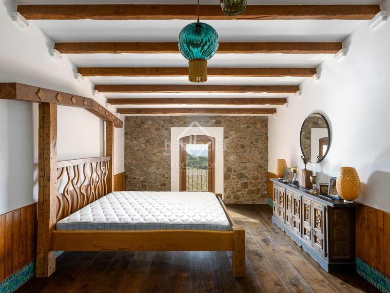 Foto 86bc598f-af39-44d8-b5d3-6ec0b89e624c. Masía casa histórica en excelentes condiciones de 8 dormitorios en venta , barcelona en Alella