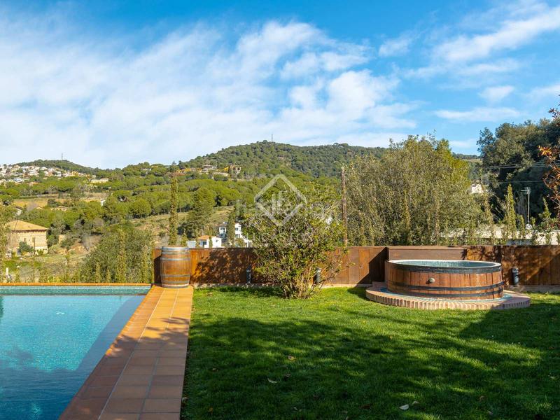 Foto d19429ce-b288-4d65-b793-a4e7449b8630. Masía casa histórica en excelentes condiciones de 8 dormitorios en venta , barcelona en Alella