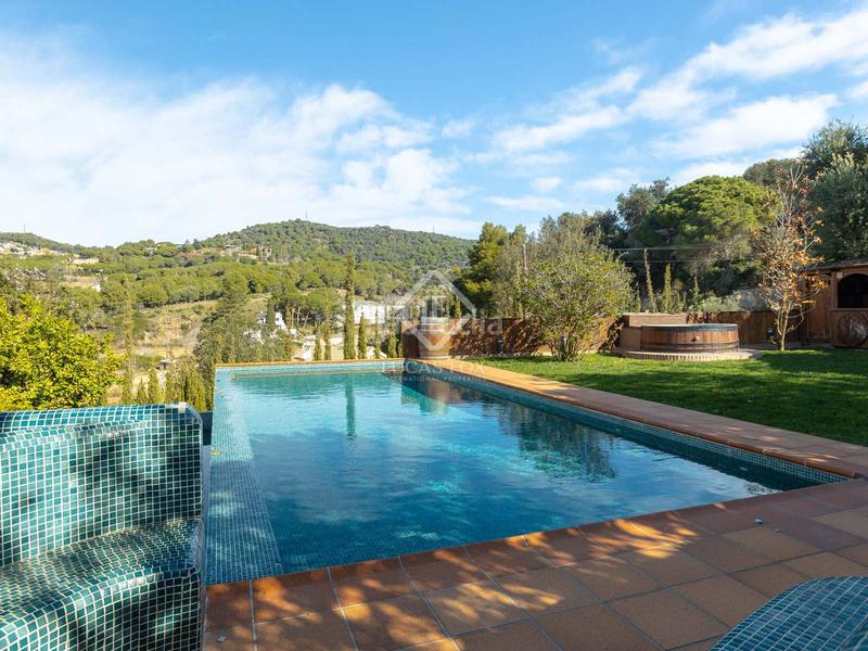 Foto e2c2a34c-a960-4b67-a11c-cff1a258b1b8. Masía casa histórica en excelentes condiciones de 8 dormitorios en venta , barcelona en Alella