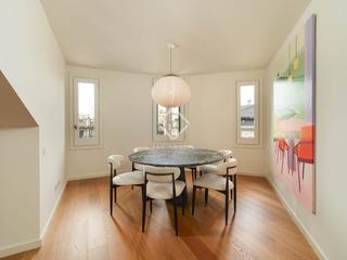 Ático en Dreta de l´Eixample. Ático en excelentes condiciones de 2 dormitorios en venta en eix