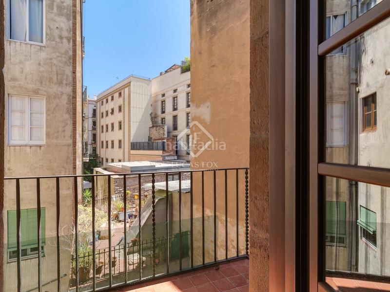 Foto 2d155386-cf29-4204-a7cb-b5caf0a08be1. Piso en venta precioso piso en gótico, en excelentes condiciones y con terraza de 9 m en Barcelona