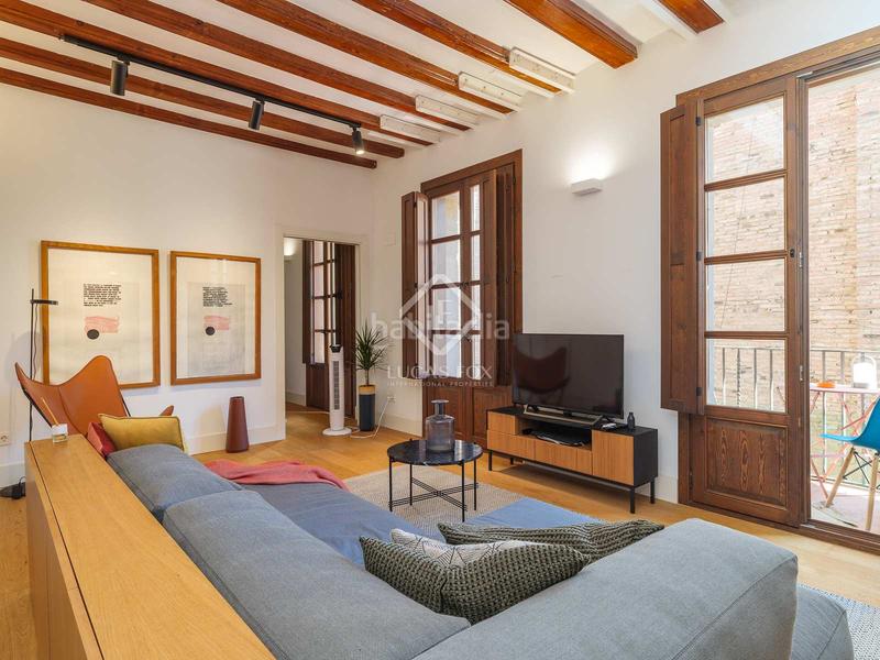 Foto 66a111f1-eb60-4531-9bdb-80dd08a8c974. Piso en venta precioso piso en gótico, en excelentes condiciones y con terraza de 9 m en Barcelona