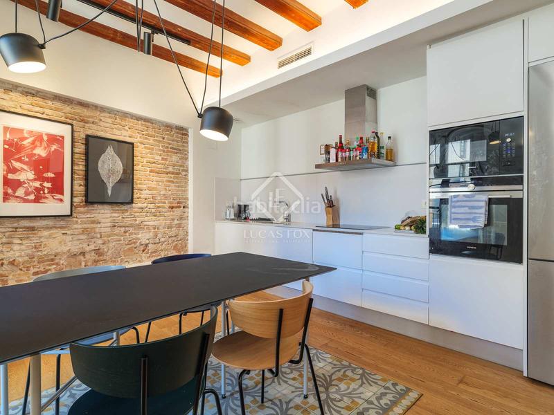 Foto aa926d3d-2c2e-4370-8428-12a27b1c7045. Piso en venta precioso piso en gótico, en excelentes condiciones y con terraza de 9 m en Barcelona