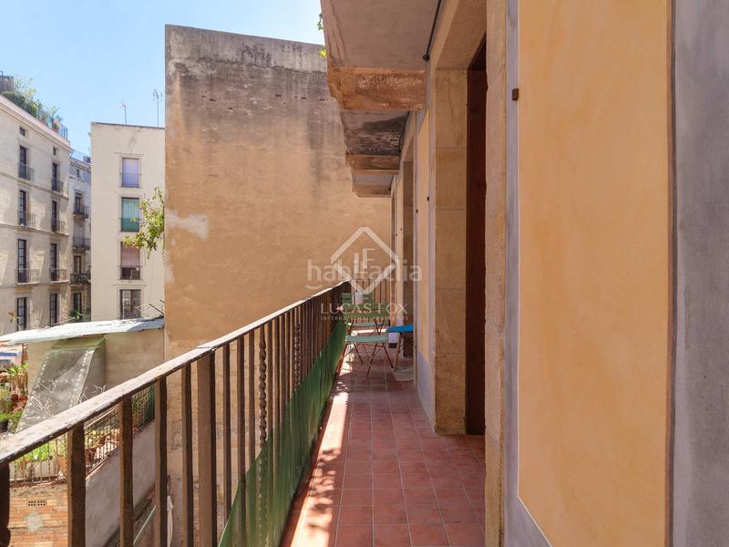 Foto e50aa58b-f185-408f-a25a-f324fbb0be9d. Piso en venta precioso piso en gótico, en excelentes condiciones y con terraza de 9 m en Barcelona