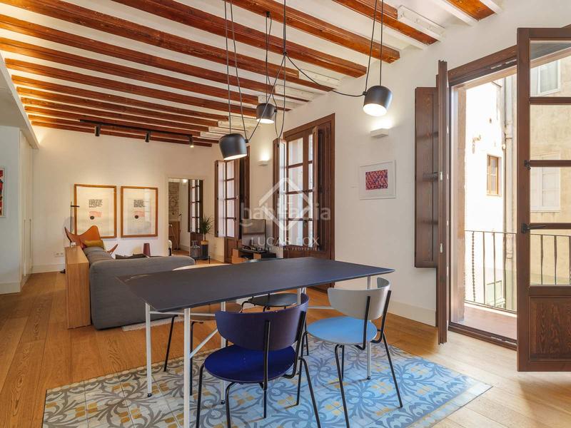 Foto edee7dbd-8664-4bfd-b7c1-6fc5adb97756. Piso en venta precioso piso en gótico, en excelentes condiciones y con terraza de 9 m en Barcelona