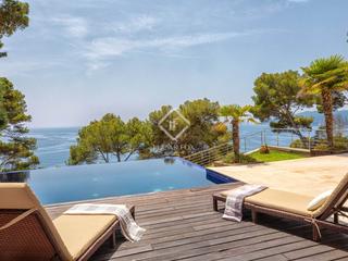 Chalet in Llafranc. Fantástica villa moderna con vistas impresionantes al mar en ven