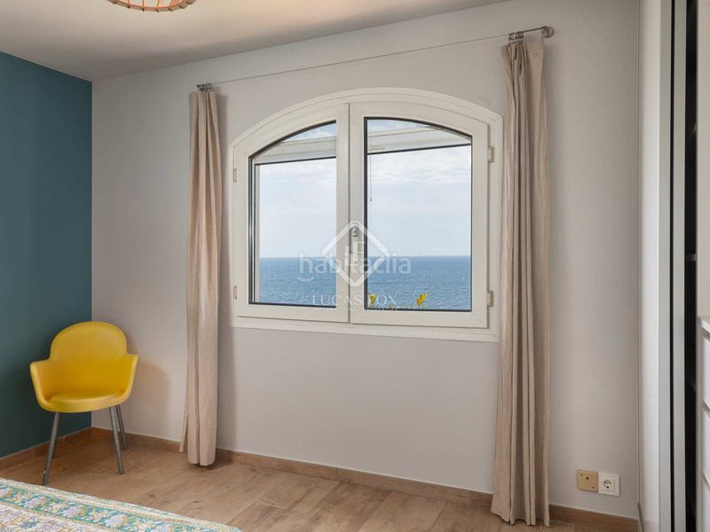 Foto 40ac7690-5116-462d-93ff-c657f8413fa4. Chalet villa en primera línea de mar completamente reformada y con espectaculares vistas al mar en venta en la tortuga, en Lloret de Mar