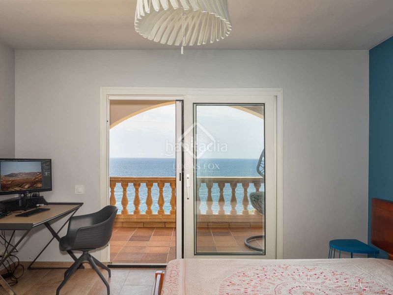 Foto 4b16a2ca-2b1b-4a88-8875-72f4d012ce1b. Chalet villa en primera línea de mar completamente reformada y con espectaculares vistas al mar en venta en la tortuga, en Lloret de Mar