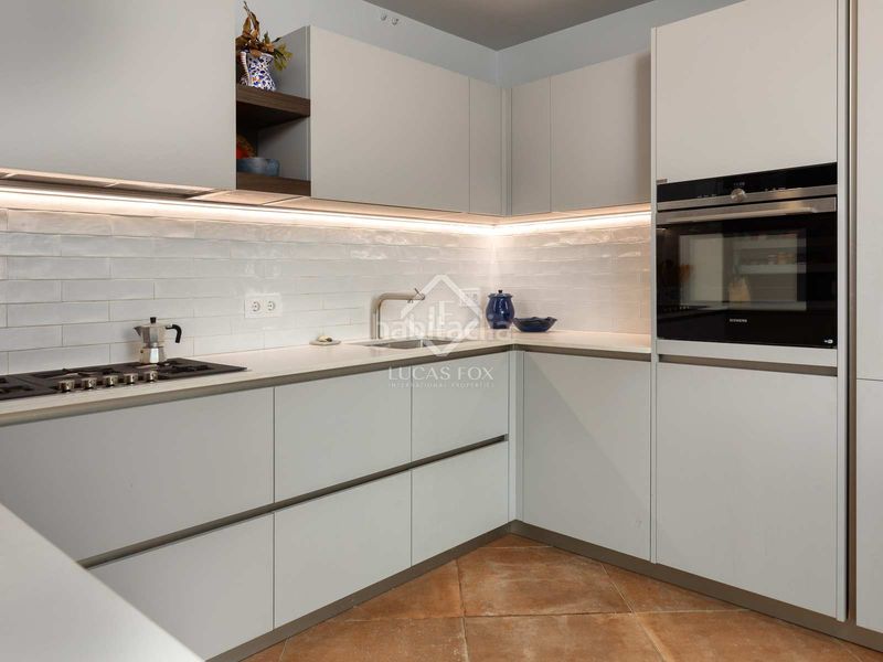 Foto 4c10116e-71c2-439a-8154-cc4939f33d53. Chalet villa en primera línea de mar completamente reformada y con espectaculares vistas al mar en venta en la tortuga, en Lloret de Mar