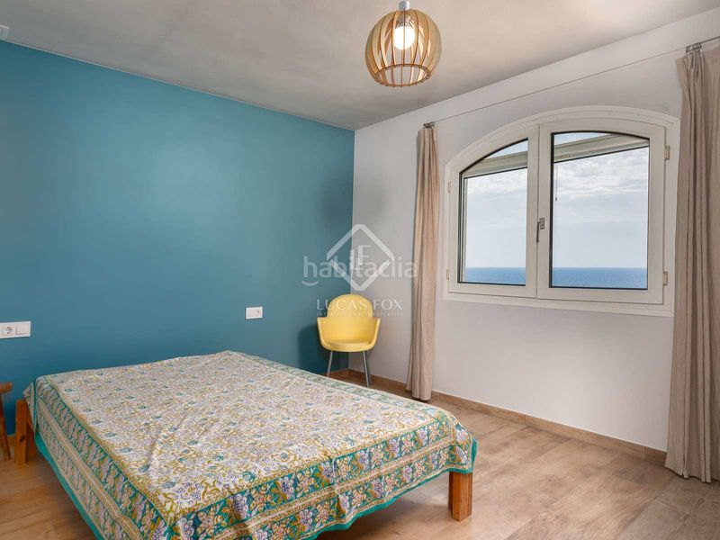 Foto 6e0e60e2-ffa5-474b-920c-b5a6cf54f3a5. Chalet villa en primera línea de mar completamente reformada y con espectaculares vistas al mar en venta en la tortuga, en Lloret de Mar