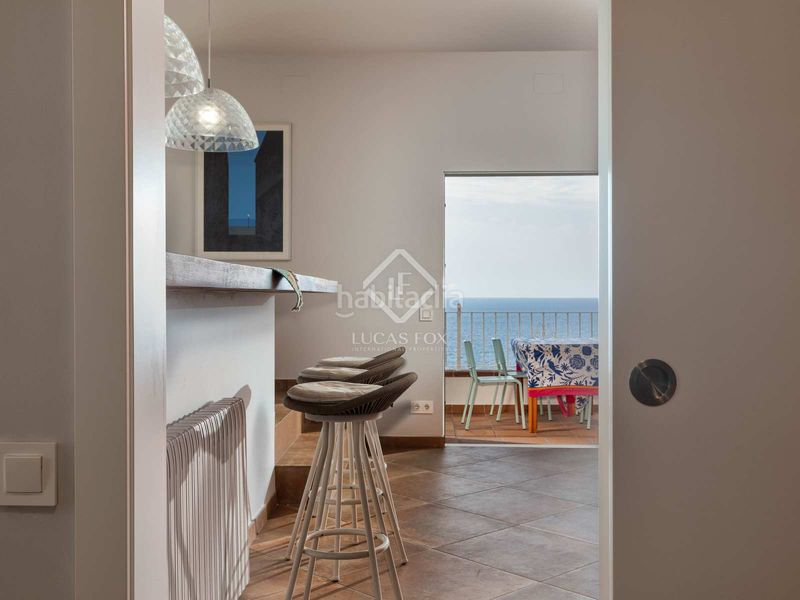 Foto 9d258a83-7606-439e-9d6d-7e6b85692f9d. Chalet villa en primera línea de mar completamente reformada y con espectaculares vistas al mar en venta en la tortuga, en Lloret de Mar