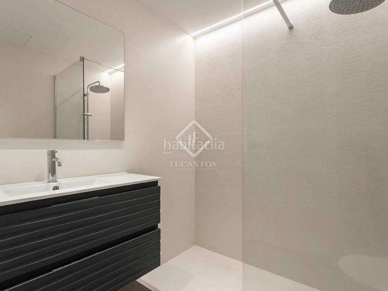 Foto e9cc4433-edce-4488-9227-83a986456ac6. Piso  en excelentes condiciones de 3 dormitorios con 6m terraza en venta en Sant Antoni en Barcelona