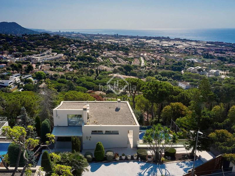 Foto 26c5b30a-abaf-4c5a-bfea-3c00195a9be0. Chalet con riscaldamento parcheggio piscina in Premià de Dalt