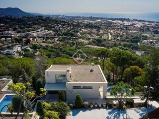 Chalet à Premià de Dalt. Casa con excelentes vistas al mar en venta en premià de dalt