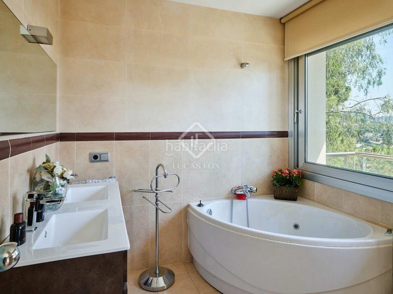 Foto 54deacc8-2dda-414c-858d-3132134dcffe. Chalet con riscaldamento parcheggio piscina in Premià de Dalt