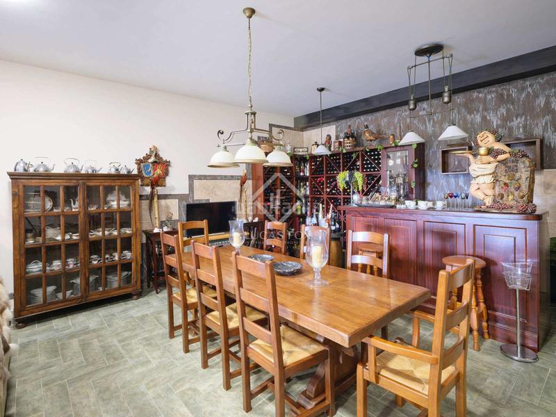 Foto 7d253394-0085-4736-92ae-ca312646fa70. Chalet con riscaldamento parcheggio piscina in Premià de Dalt