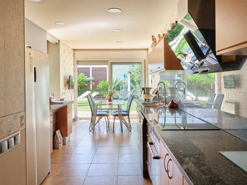 Foto 8f0318d2-f6f6-47a1-89c3-ad67c3213a33. Chalet con riscaldamento parcheggio piscina in Premià de Dalt