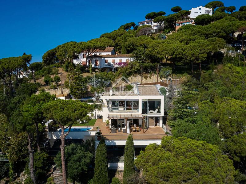 Foto b14f1e96-bbf7-414a-9b48-2f5e649e82f7. Chalet con riscaldamento parcheggio piscina in Premià de Dalt