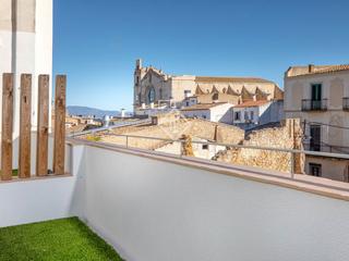 Chalet à Nucli Antic. Casa adosada de obra nueva, con 4 dormitorios, a 300 m de la pla