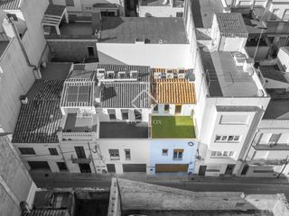 Chalet in Nucli Antic. Casa adosada de obra nueva, con 3 dormitorios, a 300 m de la pla