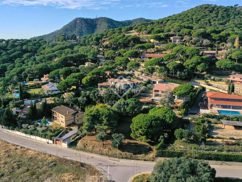 Foto 80705d55-ddce-4101-a323-816dacec9156. Finca rústica parcela edificable llana con fantásticas vistas al mar en venta en Cabrera de Mar