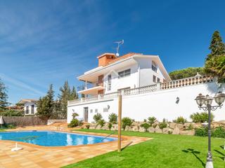 Xalet a Vallromanes. Casa a cuatro vientos en venta en el centro del pueblo de vallro